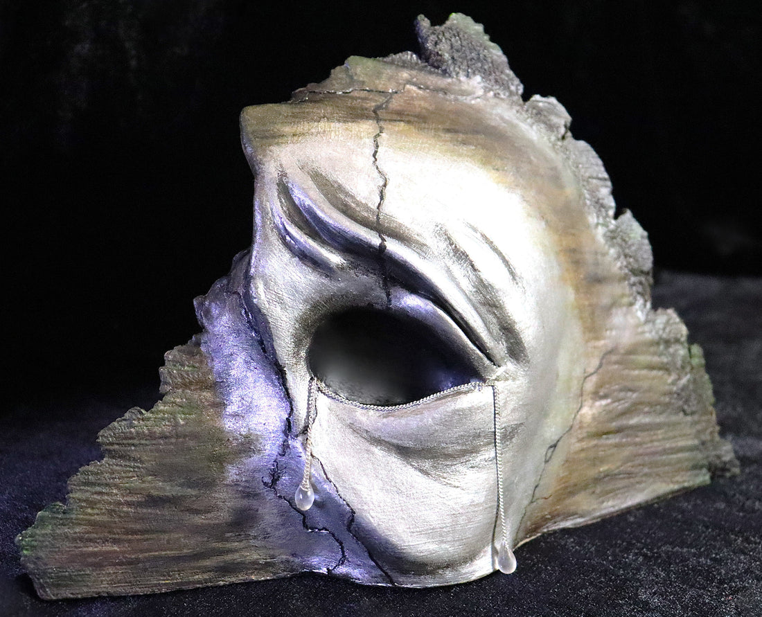 Ungesehen: Der Schmerz hinter der kalten Maske