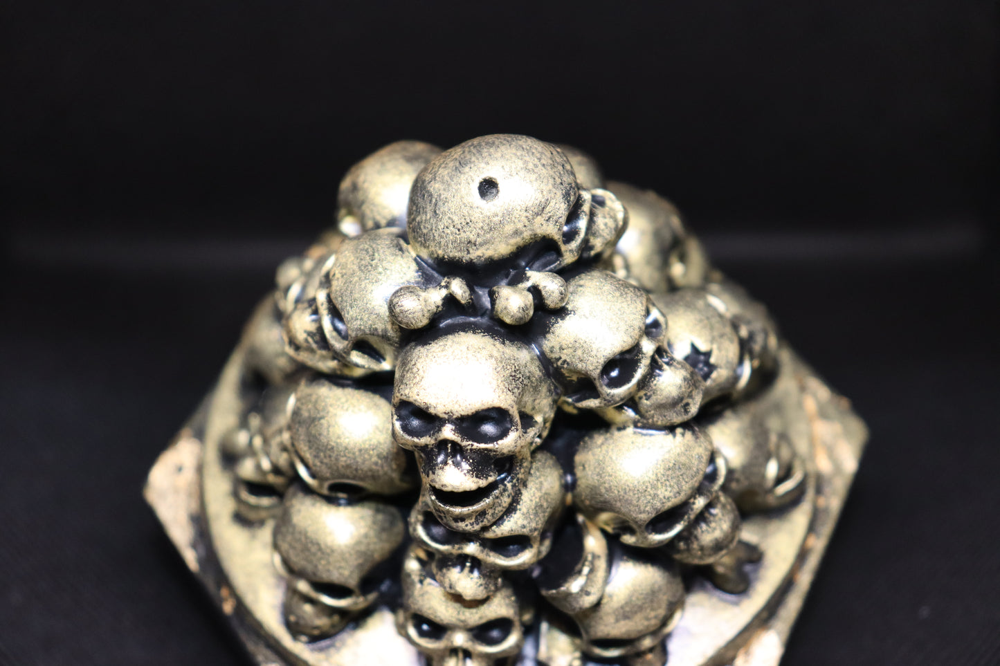 Räucherstäbchenhalter "Knochenturm" - ObscuraLux Kollektion