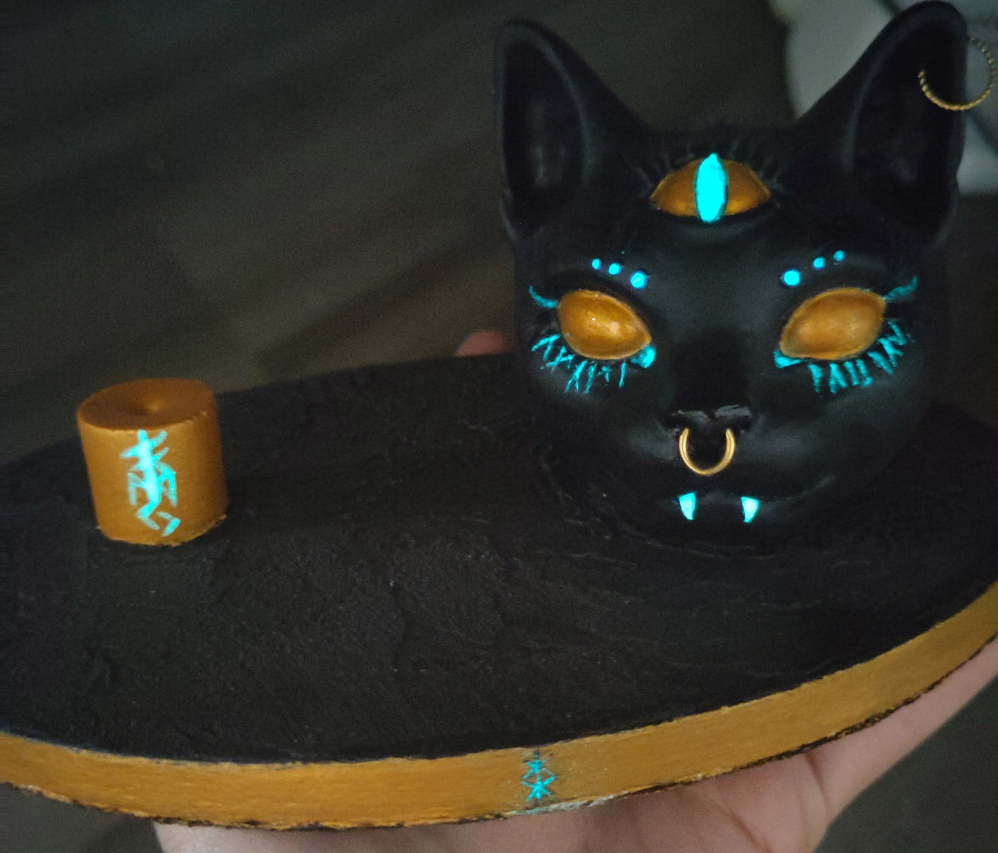 Räucherstäbchenhalter "Freya's Cat" - Handgemachtes Unikat