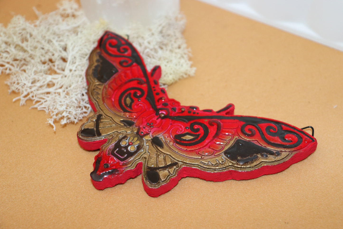 Wanddekoration, Rote Motte - Vinny